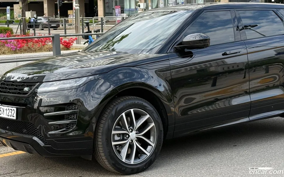 Land Rover Range Rover Evoque P250 R- SE 2026 — миниатюра 3