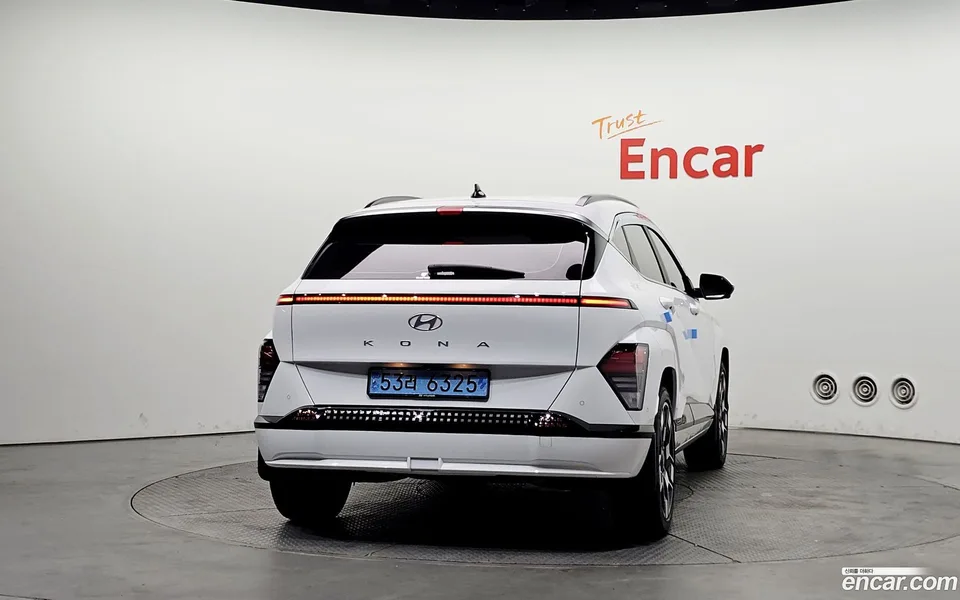 Hyundai Kona Electric 2023 — миниатюра 4