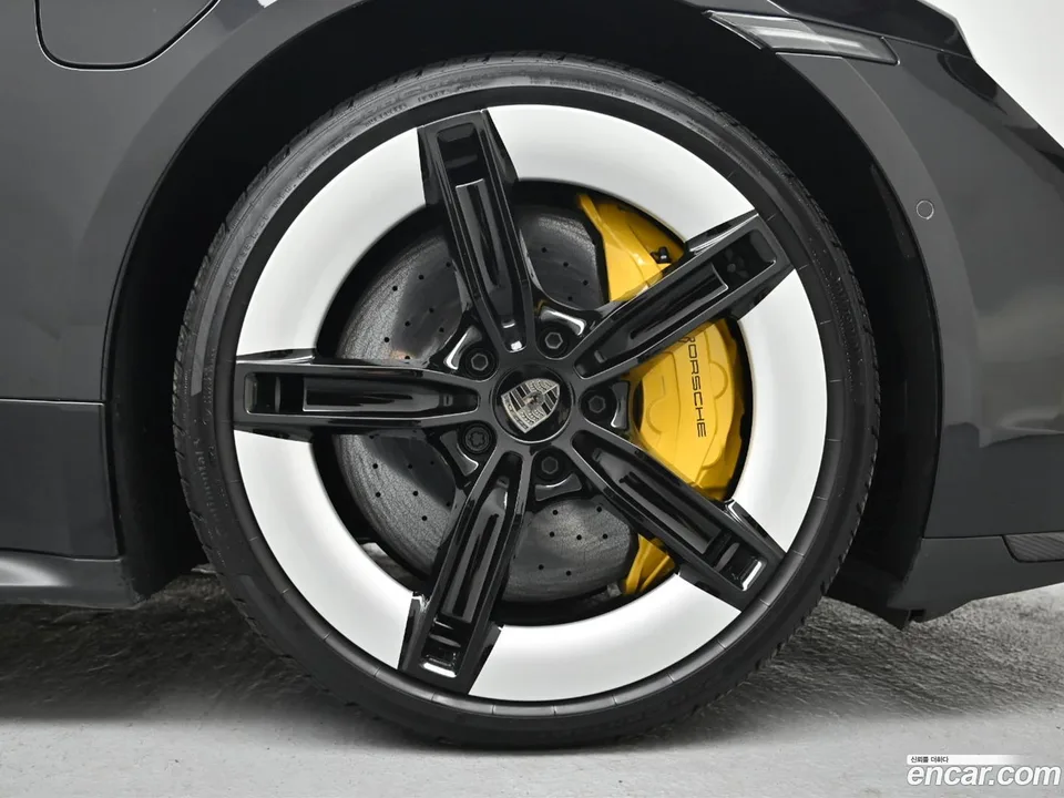 Porsche Taycan S 2025 — миниатюра 5