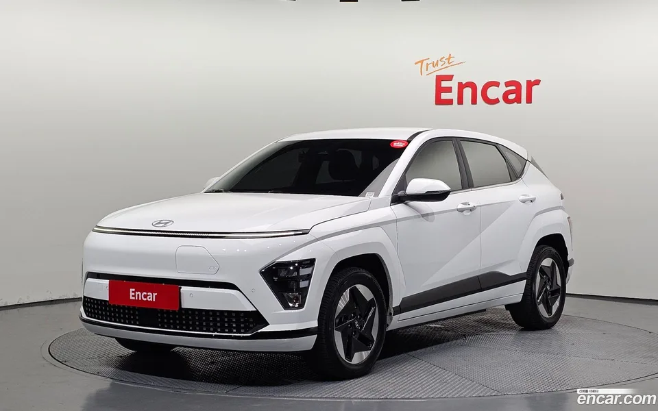 Hyundai Kona Electric 2024 — фото 1, купить с доставкой в Москву