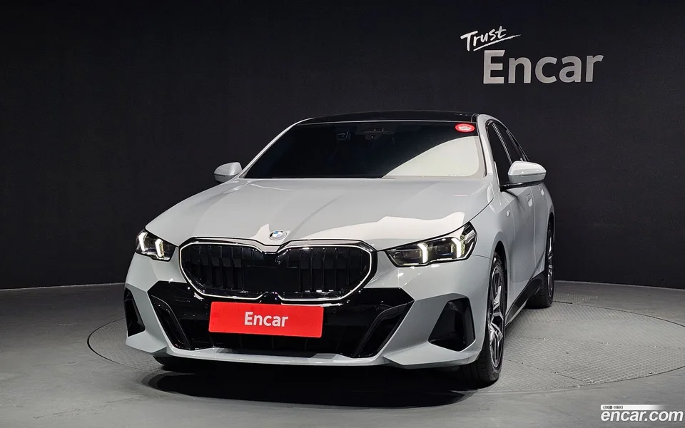 BMW 5 Series 520i M 2025 — миниатюра 3
