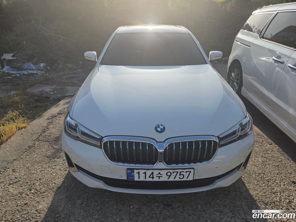 BMW 5 Series 530i xDrive 2023 — фото 1, купить с доставкой в Москву