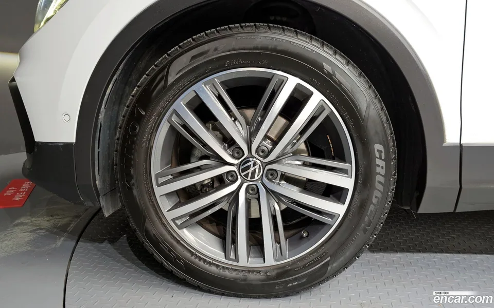 Volkswagen Tiguan 2.0 TDI 2022 — миниатюра 5