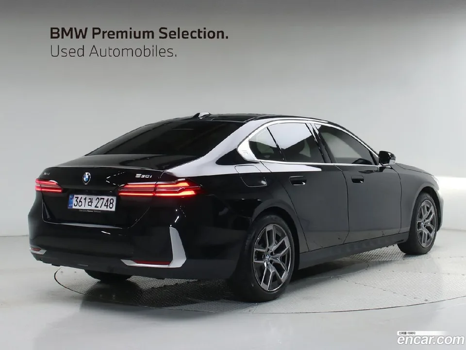 BMW 5 Series 530i xDrive 2025 — миниатюра 4