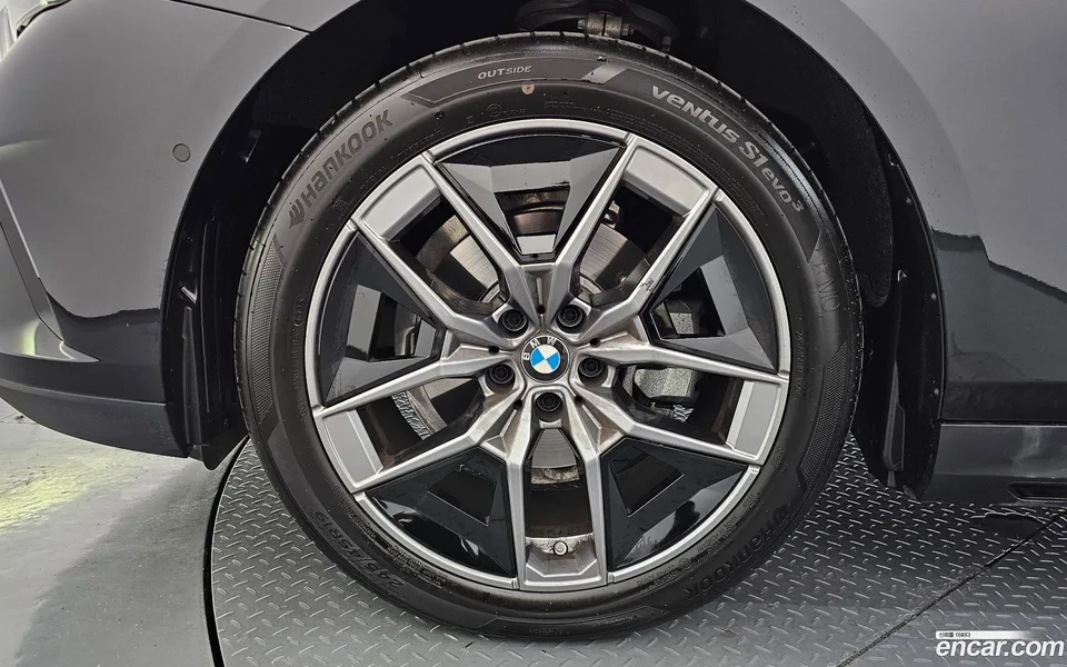 BMW 5 Series 520i 2025 — миниатюра 5