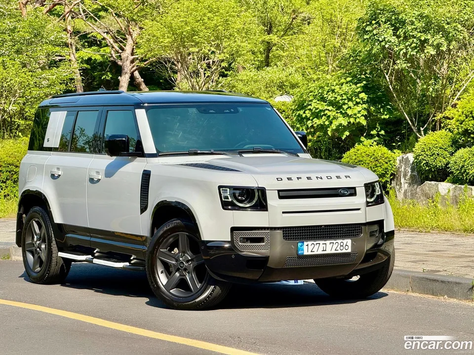 Land Rover Defender 110 P300 X- SE 2023 — фото 1, купить с доставкой в Москву