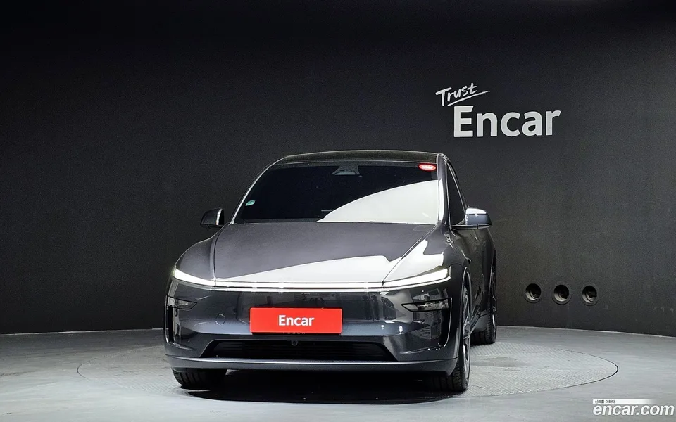 Tesla Model Y L AWD 2026 — миниатюра 3