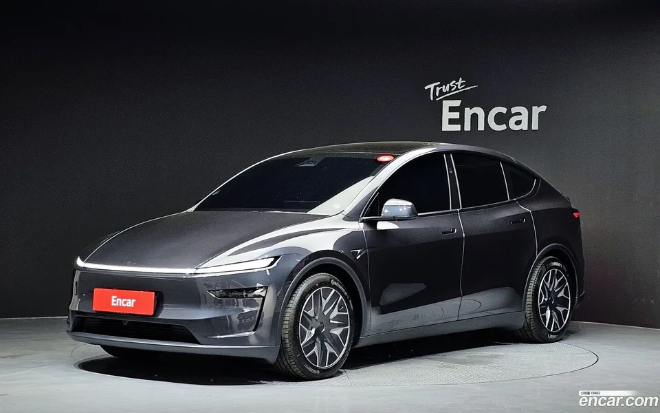 Tesla Model Y L AWD 2026 — фото 1, купить с доставкой в Москву