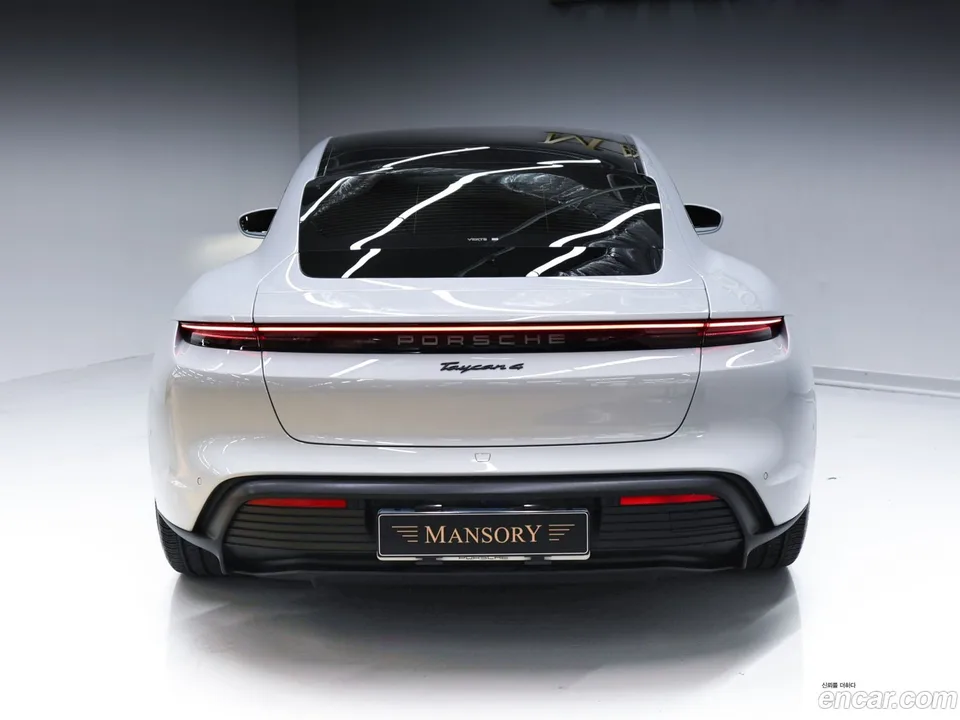 Porsche Taycan 4 2025 — миниатюра 4
