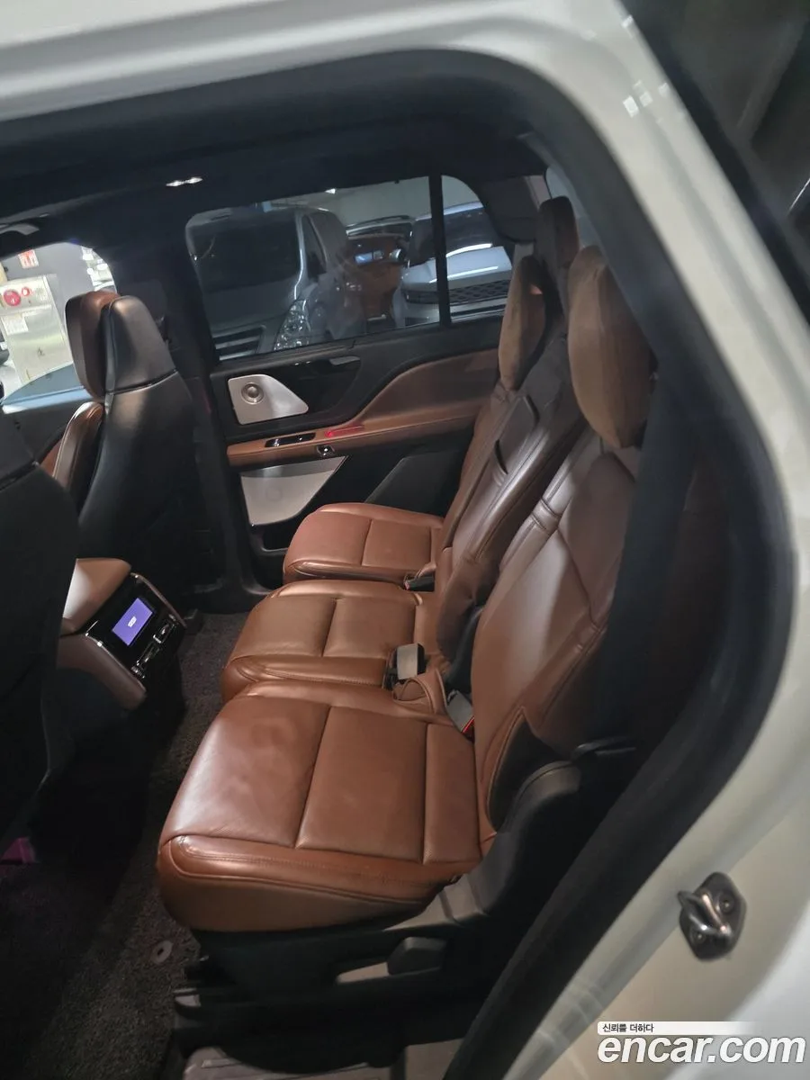 Lincoln Aviator 3.0 AWD 2025 — миниатюра 4