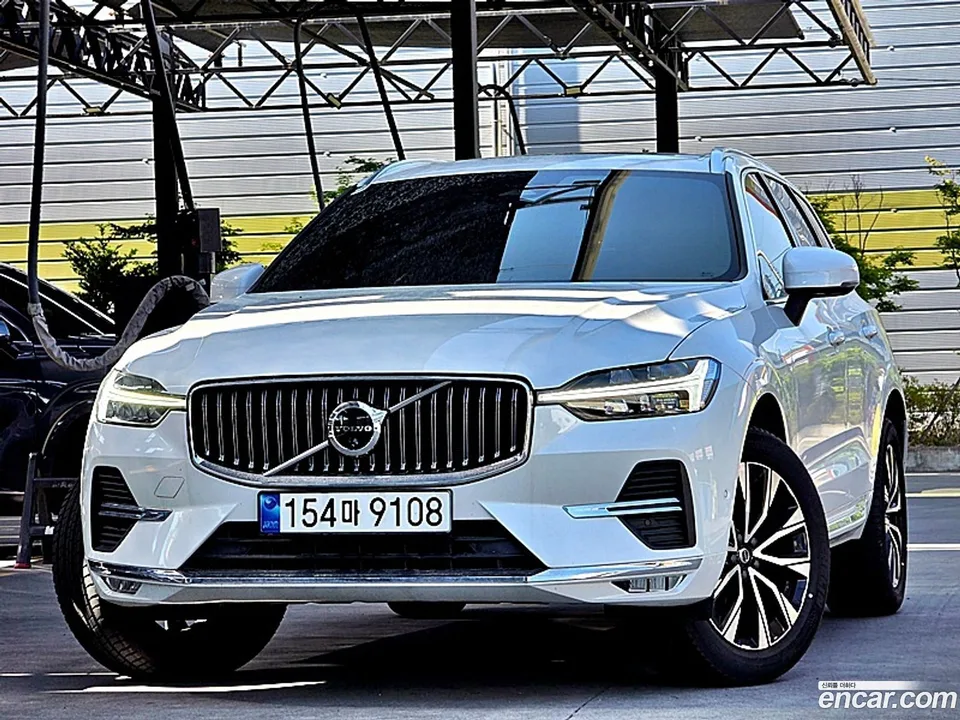 Volvo XC60 B5 2023 — фото 1, купить с доставкой в Москву