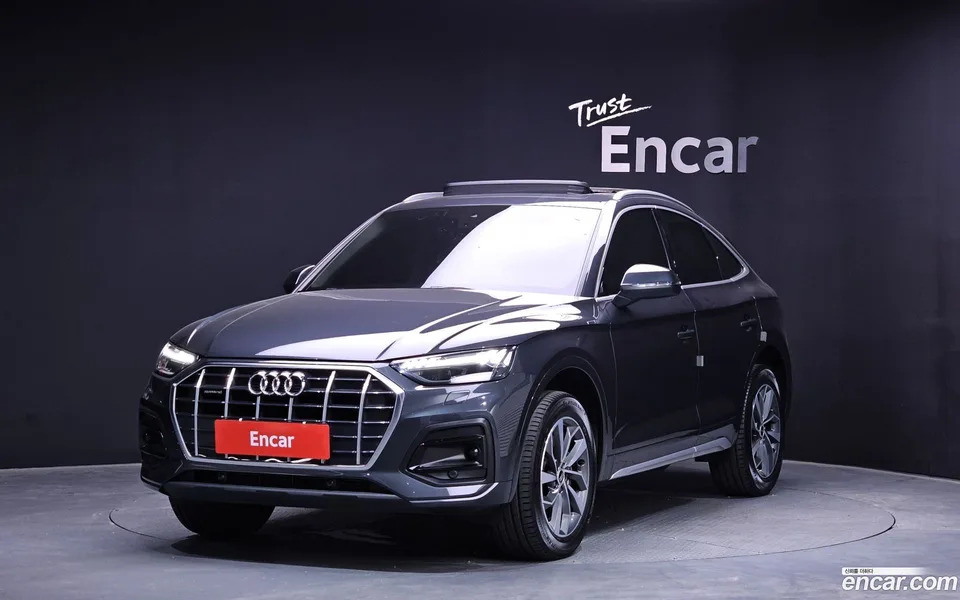 Audi Q5 45 TFSI 2023 — photo 1, buy with delivery to Moscow