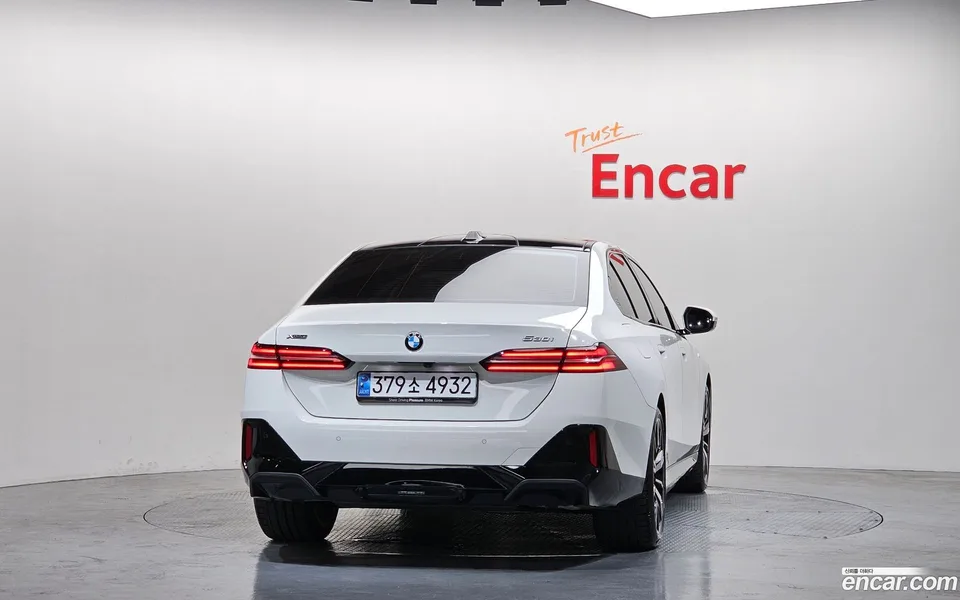 BMW 5 Series 530i xDrive M 2024 — миниатюра 4