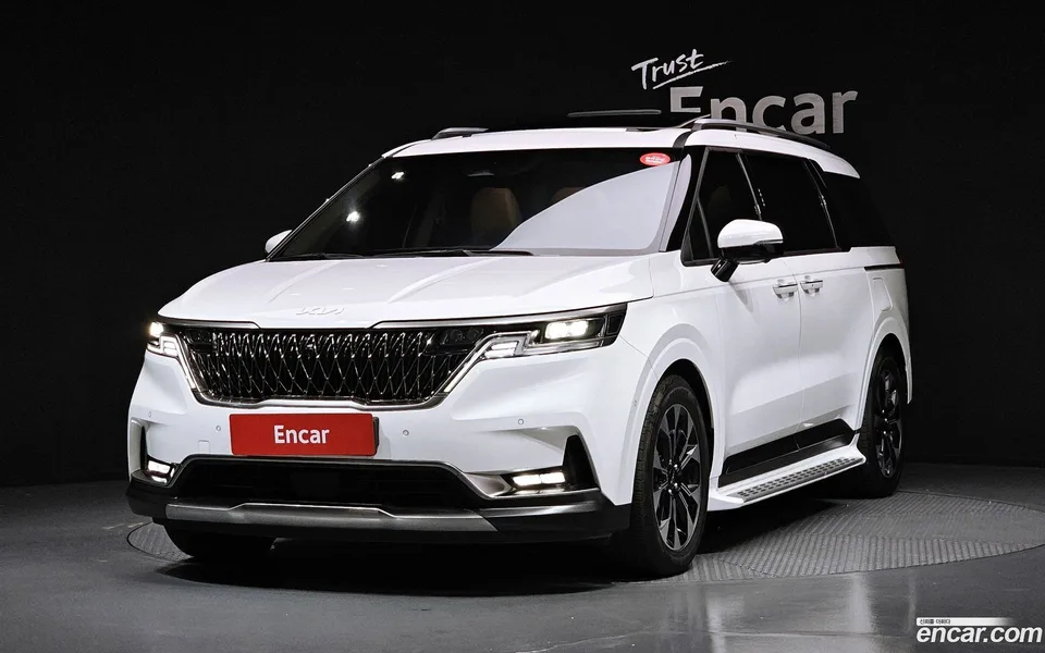 Kia Carnival 7 2023 — фото 1, купить с доставкой в Москву