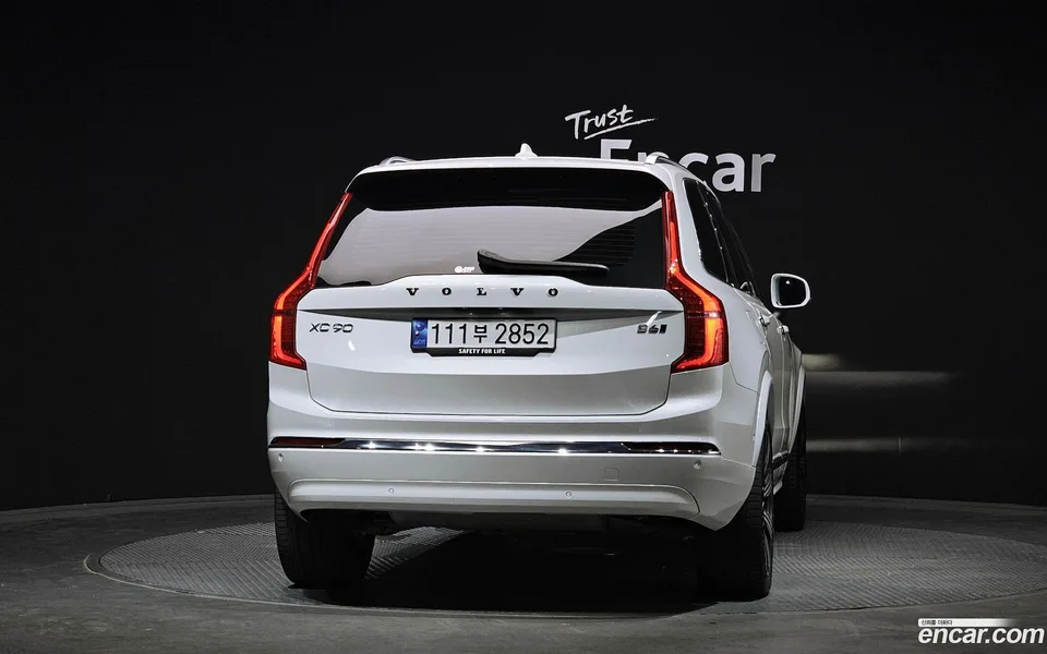 Volvo XC90 B6 2023 — миниатюра 4