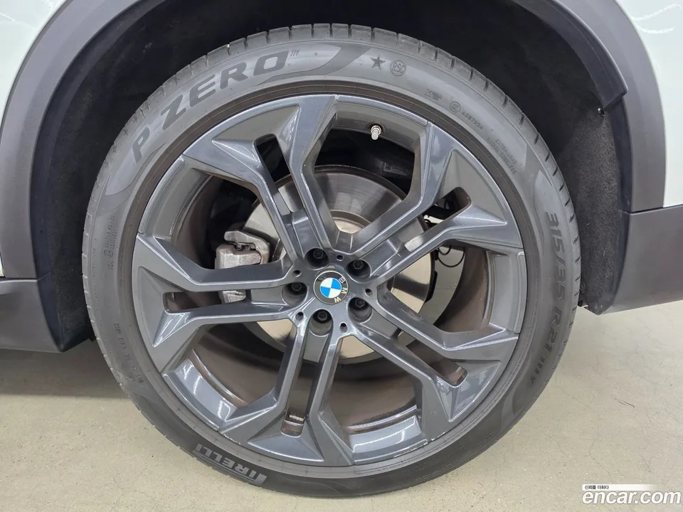 BMW X5 xDrive 40i xLine 2024 — миниатюра 2