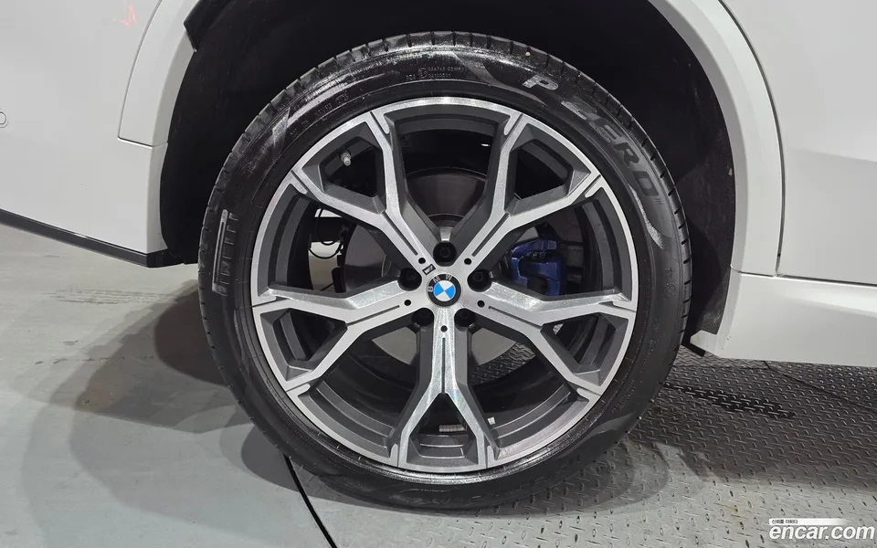 BMW X5 xDrive 40i M 2025 — миниатюра 2
