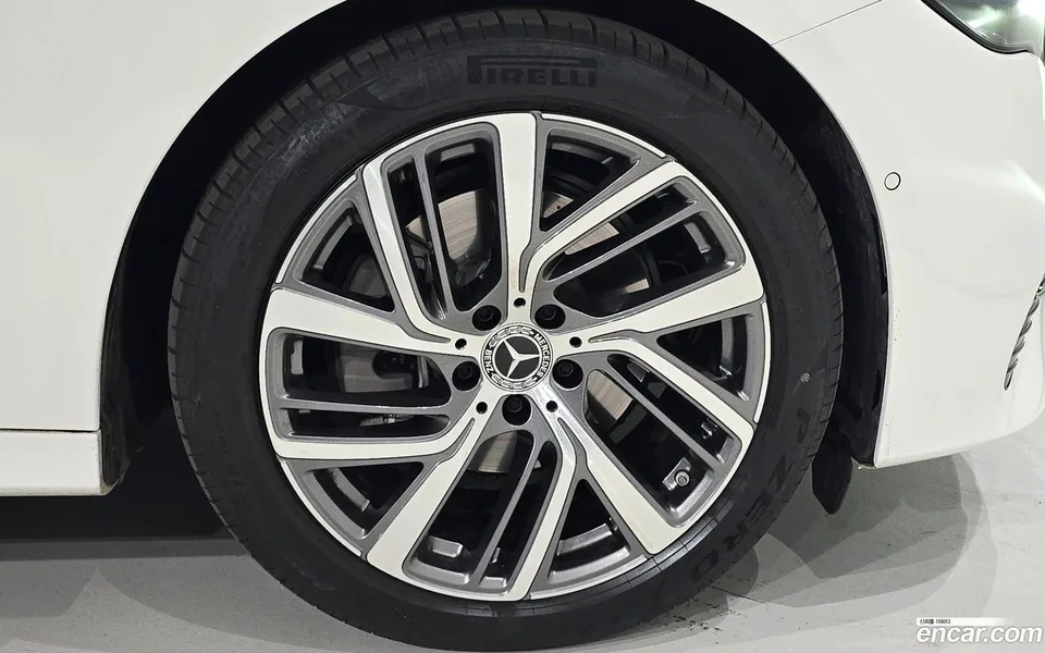 Mercedes-Benz E-Class E220d 4MATIC 2025 — миниатюра 2