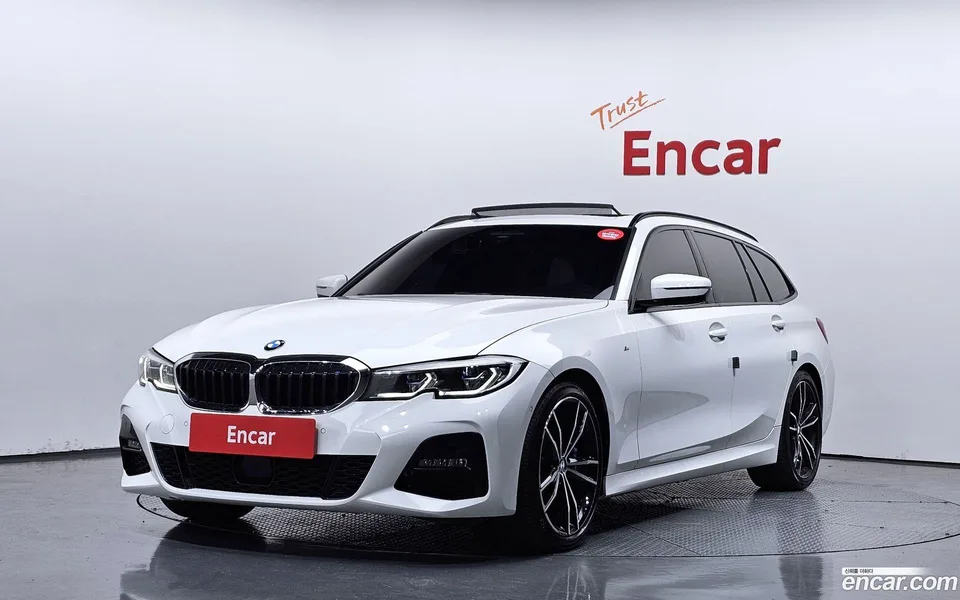 BMW 3 Series 320i M 2022 — photo 1, buy with delivery to Moscow