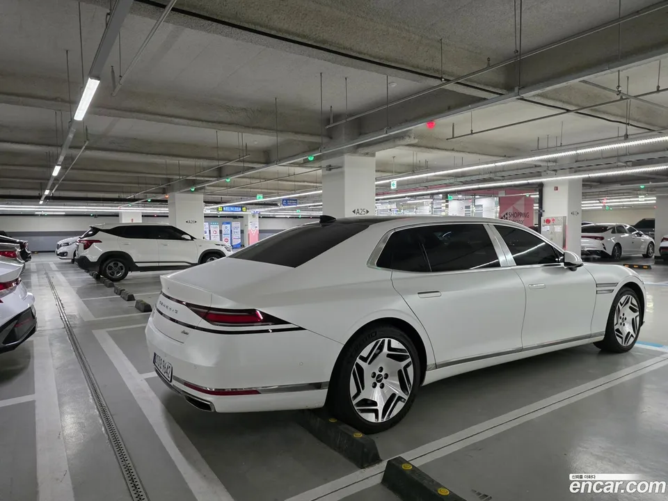 Genesis G90 3.5 e-S/C AWD LWB 2023 — миниатюра 4