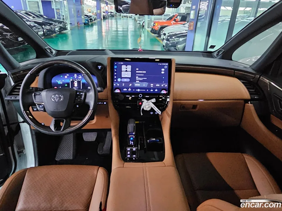 Toyota Alphard 2.5 HEV AWD 2023 — миниатюра 5