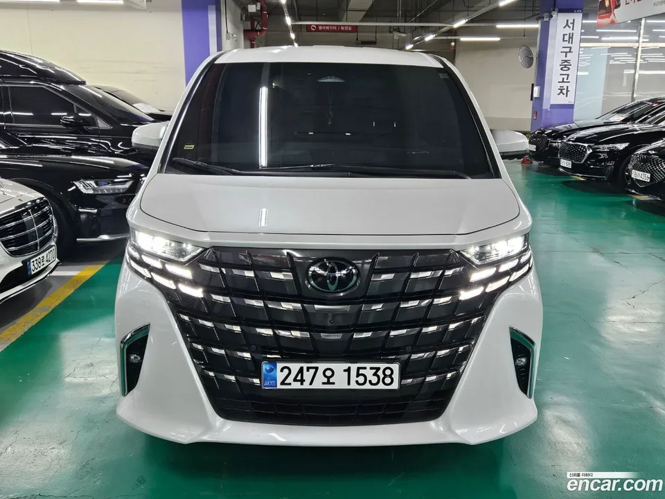 Toyota Alphard 2.5 HEV AWD 2023 — фото 1, купить с доставкой в Москву