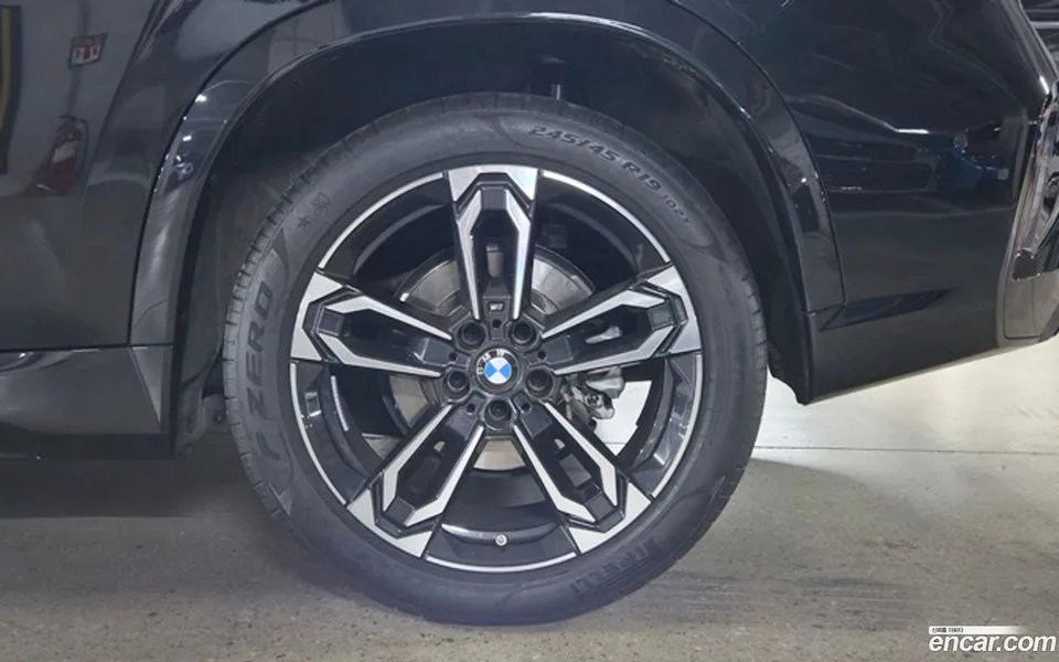 BMW X1 xDrive 20i M 2025 — миниатюра 5