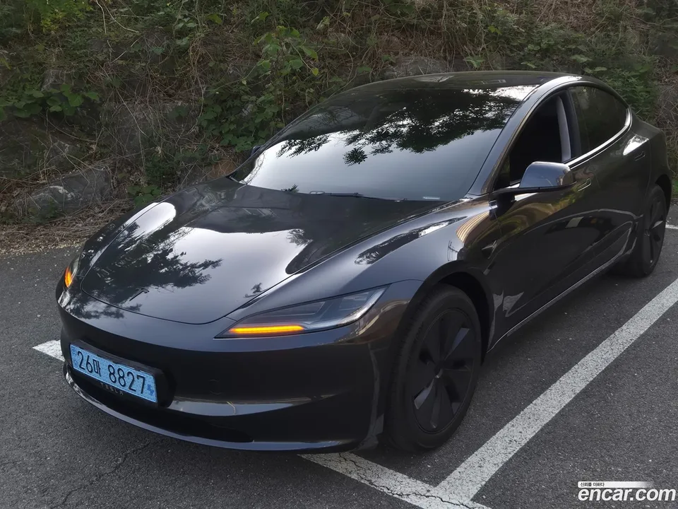 Tesla Model 3 RWD 2025 — фото 1, купить с доставкой в Москву