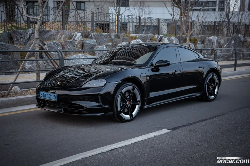 Porsche Taycan 4 2026 — миниатюра 3