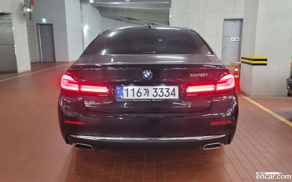 BMW 5 Series 520i 2023 — миниатюра 4
