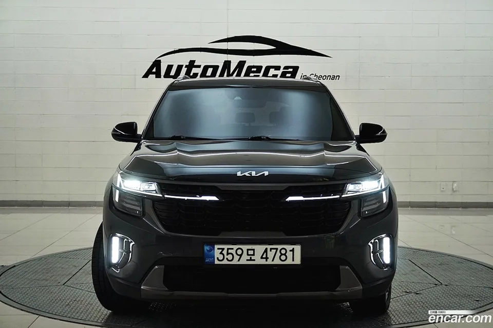 Kia Seltos 2.0 2WD 2022 — фото 1, купить с доставкой в Москву