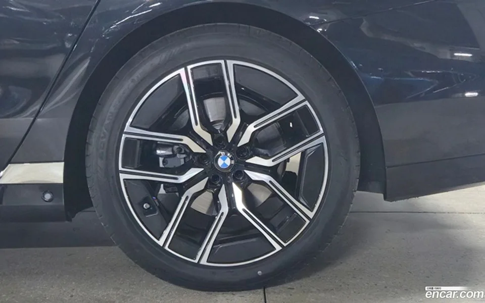 BMW 7 Series 740d xDrive M 2025 — миниатюра 2