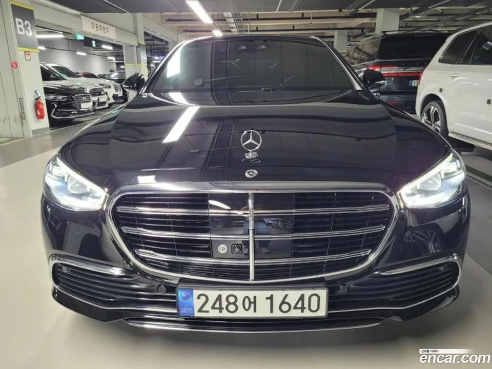 Mercedes-Benz S-Class 2023