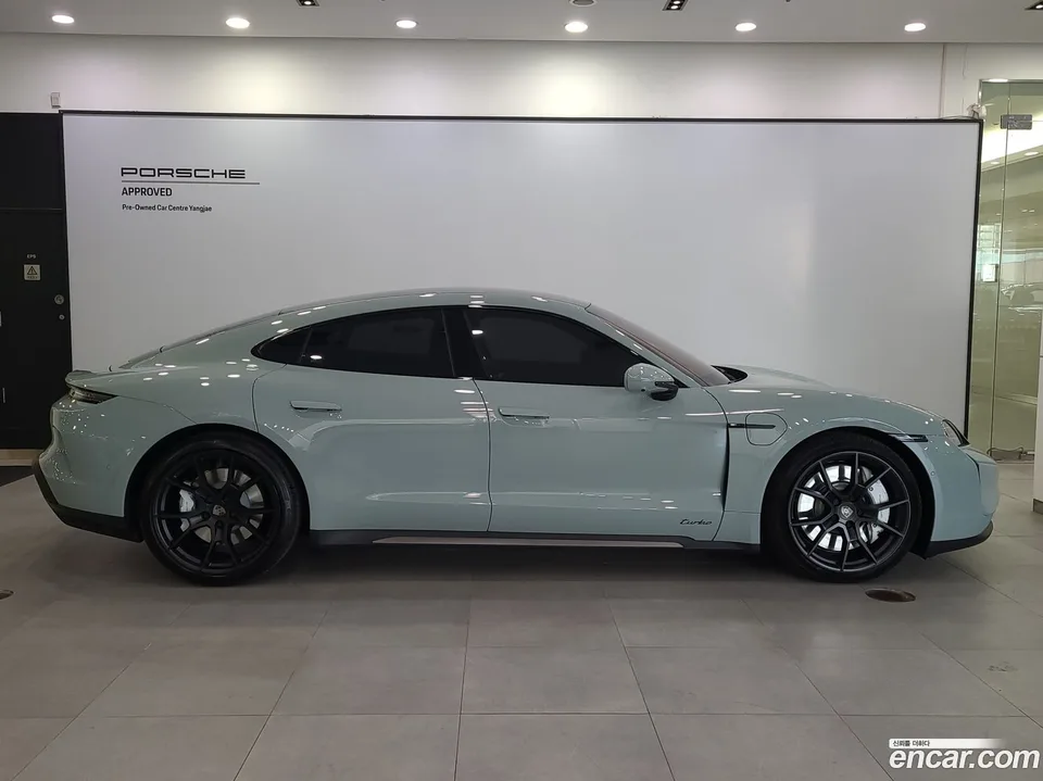 Porsche Taycan 2025 — миниатюра 5