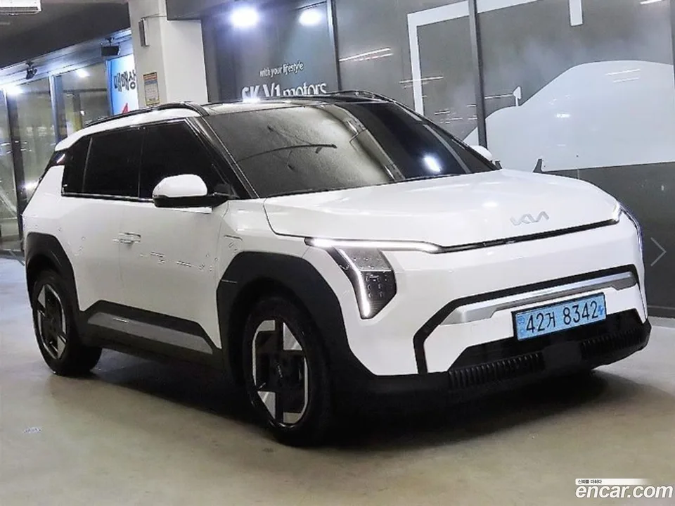 Kia EV3 2WD 2025 — фото 1, купить с доставкой в Москву