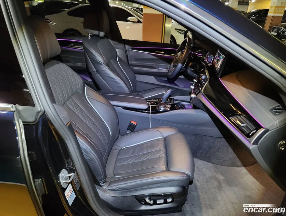 BMW 6 Series GT 630i xDrive M 2023 — миниатюра 2