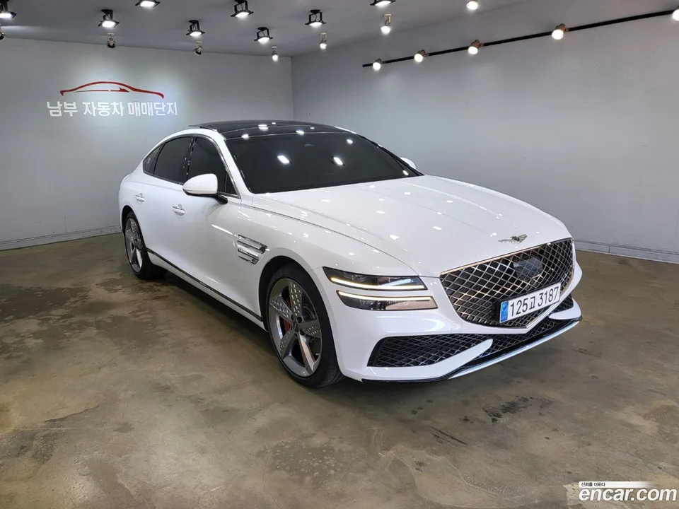 Genesis G80 3.5 AWD 2023 — photo 1, buy with delivery to Moscow