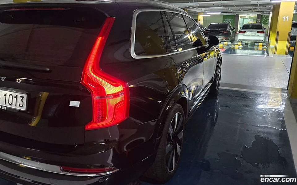 Volvo XC90 T8 2023 — thumbnail 5