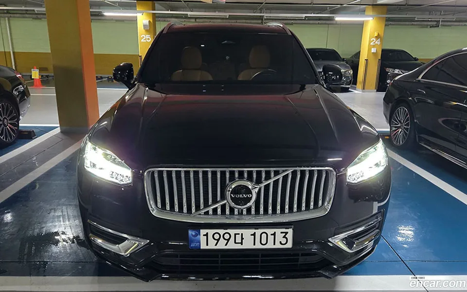 Volvo XC90 T8 2023 — photo 1, buy with delivery to Moscow
