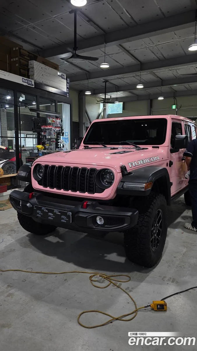Jeep Wrangler 2.0 4 2024 — фото 1, купить с доставкой в Москву