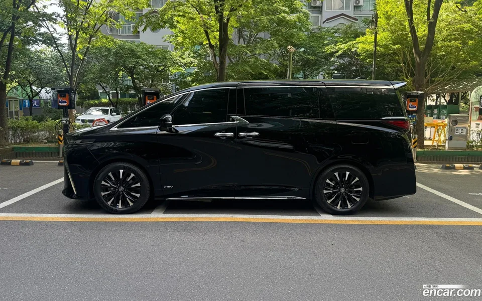 Toyota Alphard 2.5 HEV AWD 2024 — миниатюра 4