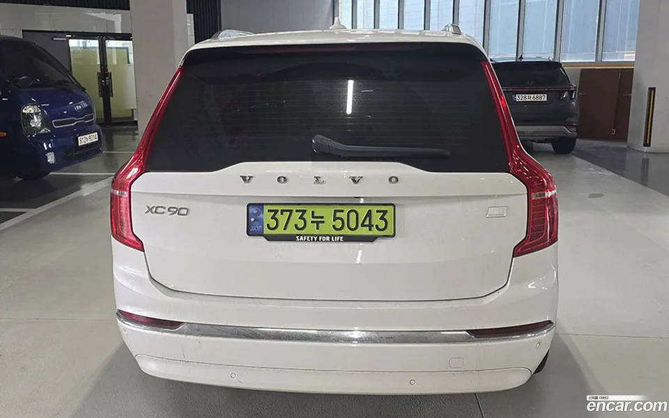 Volvo XC90 T8 2023 — миниатюра 4