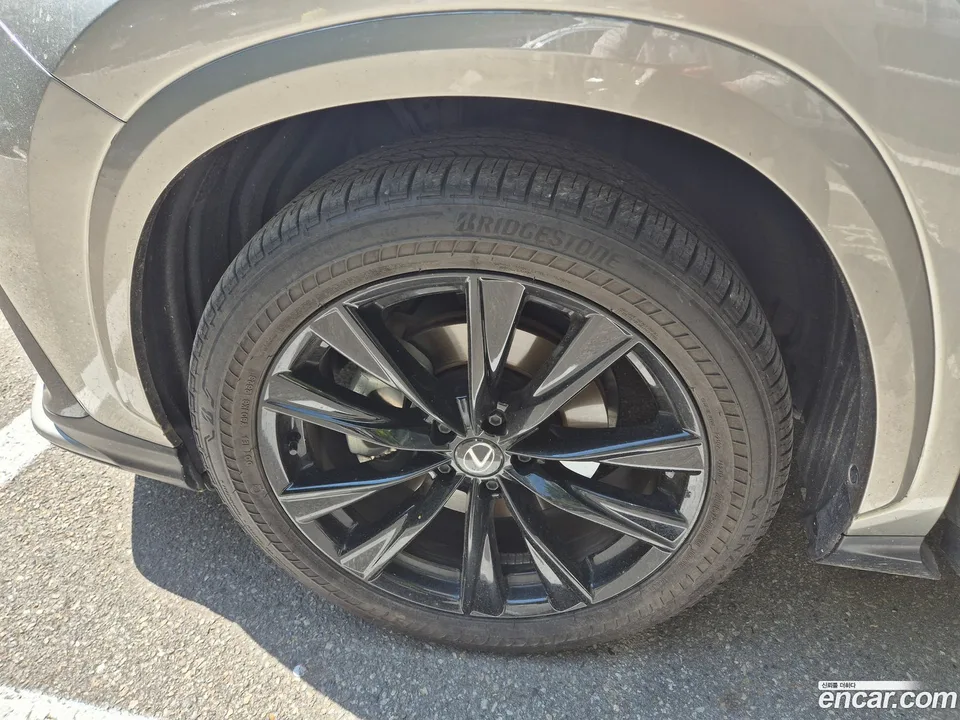 Lexus NX 450h+ F-Sport 2023 — миниатюра 5
