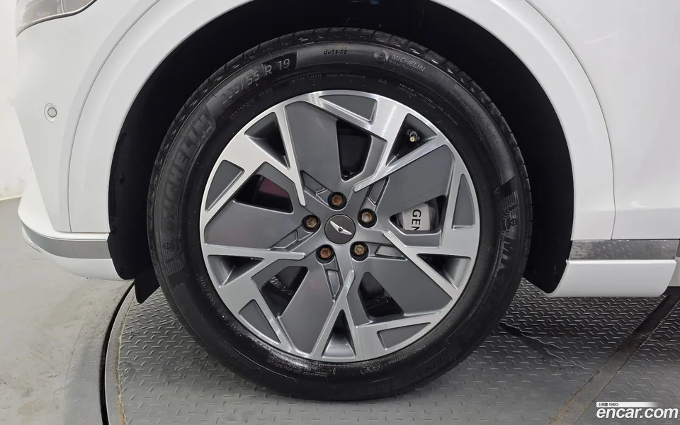Genesis Electrified GV70 e-AWD 2022 — миниатюра 5