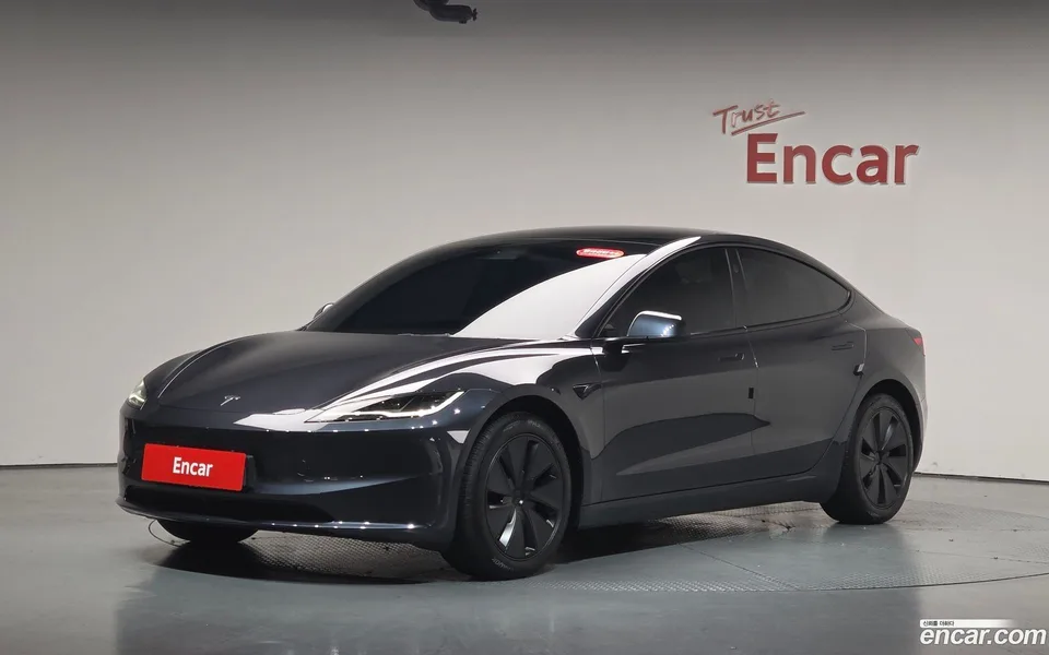 Tesla Model 3 2025