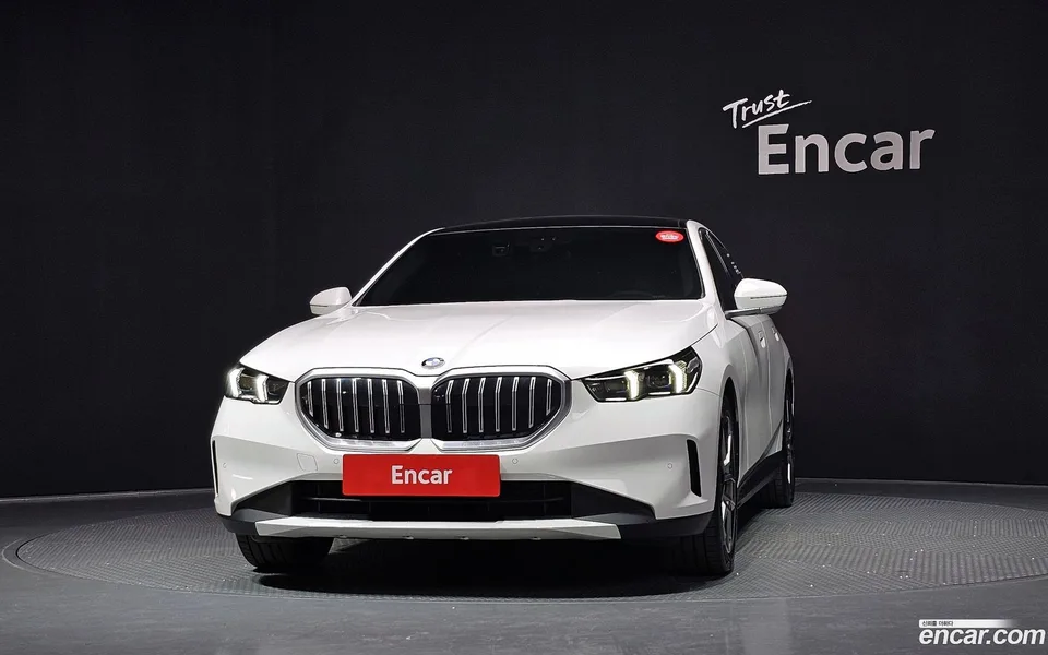 BMW 5 Series 520i 2024 — миниатюра 3