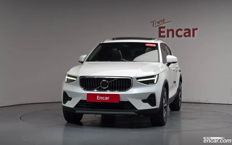 Volvo XC40 B4 2022 — миниатюра 3