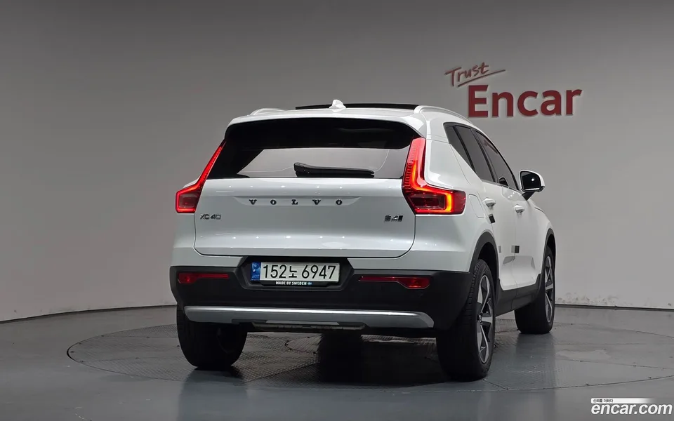 Volvo XC40 B4 2022 — миниатюра 4