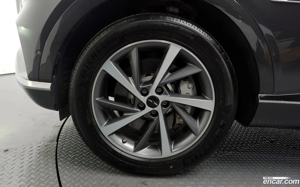 Genesis GV80 2.5T 2WD 2024 — миниатюра 2