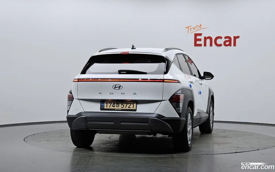 Hyundai Kona 2.0 2WD 2023 — миниатюра 4